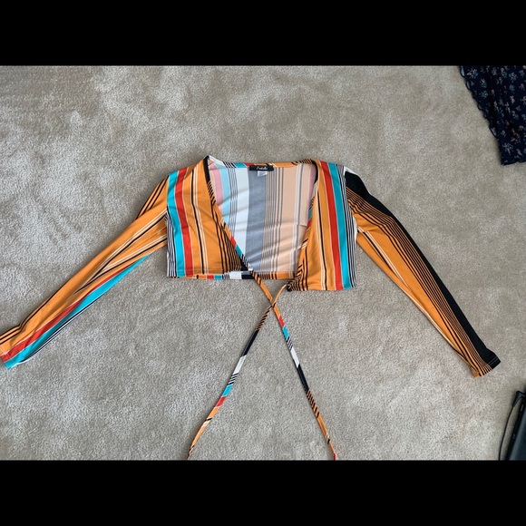 Crop top front tie striped shirt - Picture 3 of 3